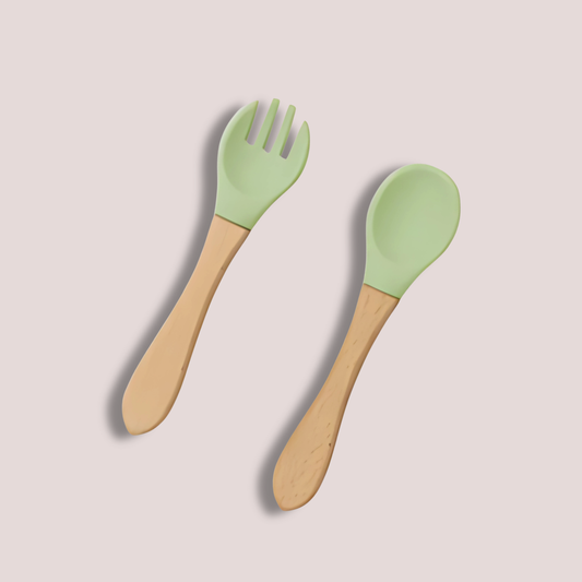 Theoni Rainbow Buddies Silicone Cutlery Set – Baby-Safe Spoon & Fork for Self-Feeding (GREEN)